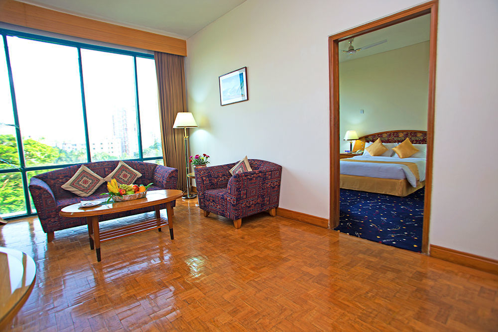 Hotel Lake Castle - Parkview Dhaka Exterior photo